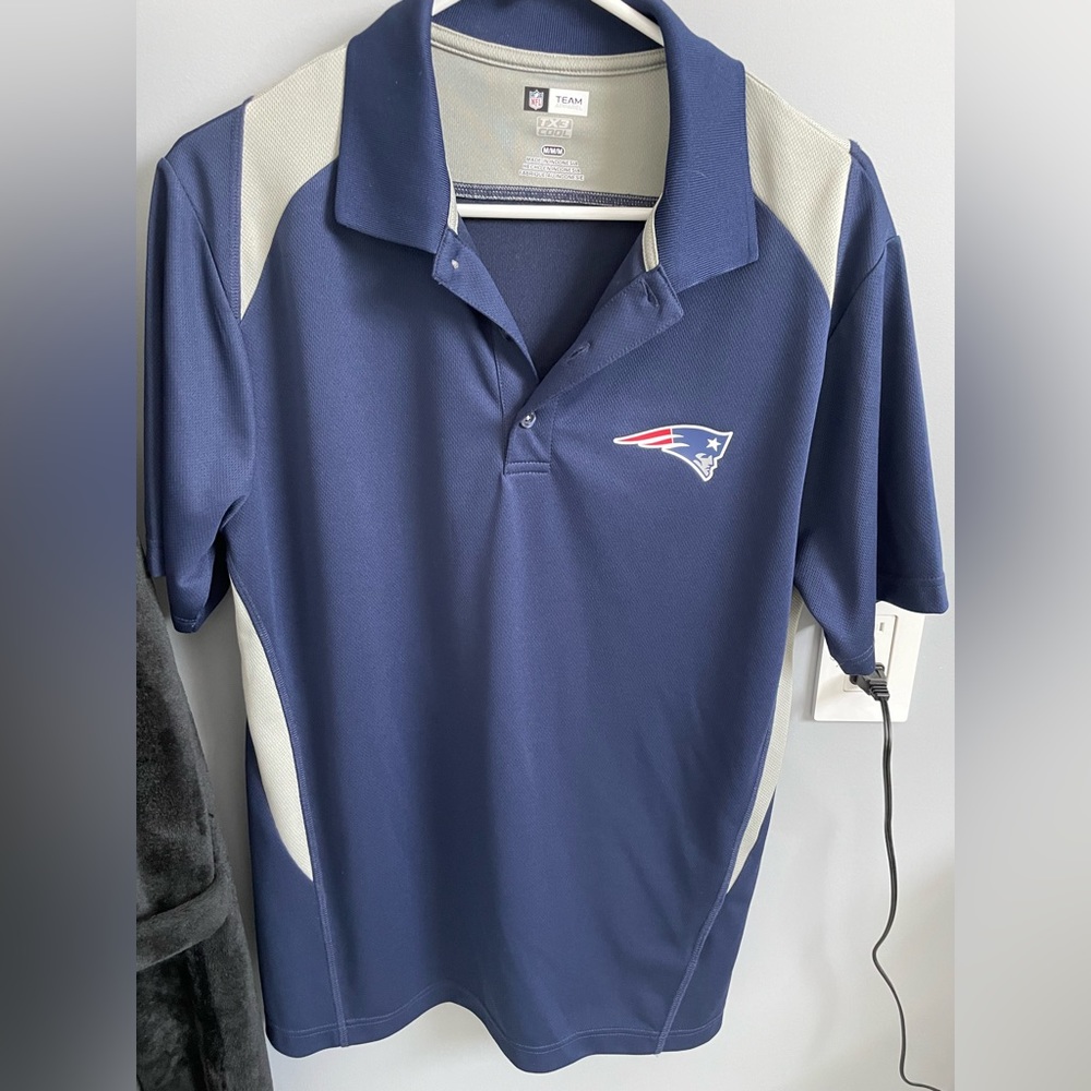 NFL New England Patriots Team apparel. Men’s polo size M.